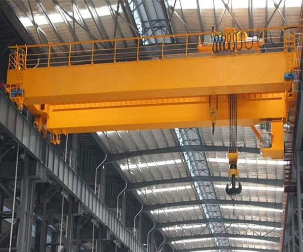 Double girder E.O.T. crane